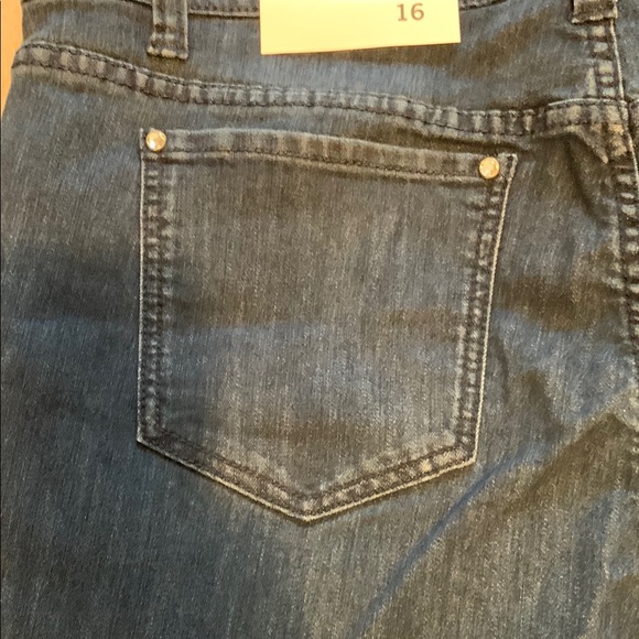 Embellished Blue Denim Capris - Picture 11 of 14